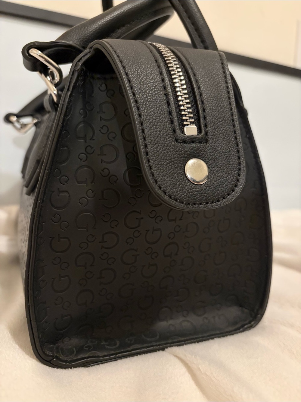 GUESS Black Embossed 4G Logo Structured Satchel Handbag With Silver Hardware - Picture 8 of 16